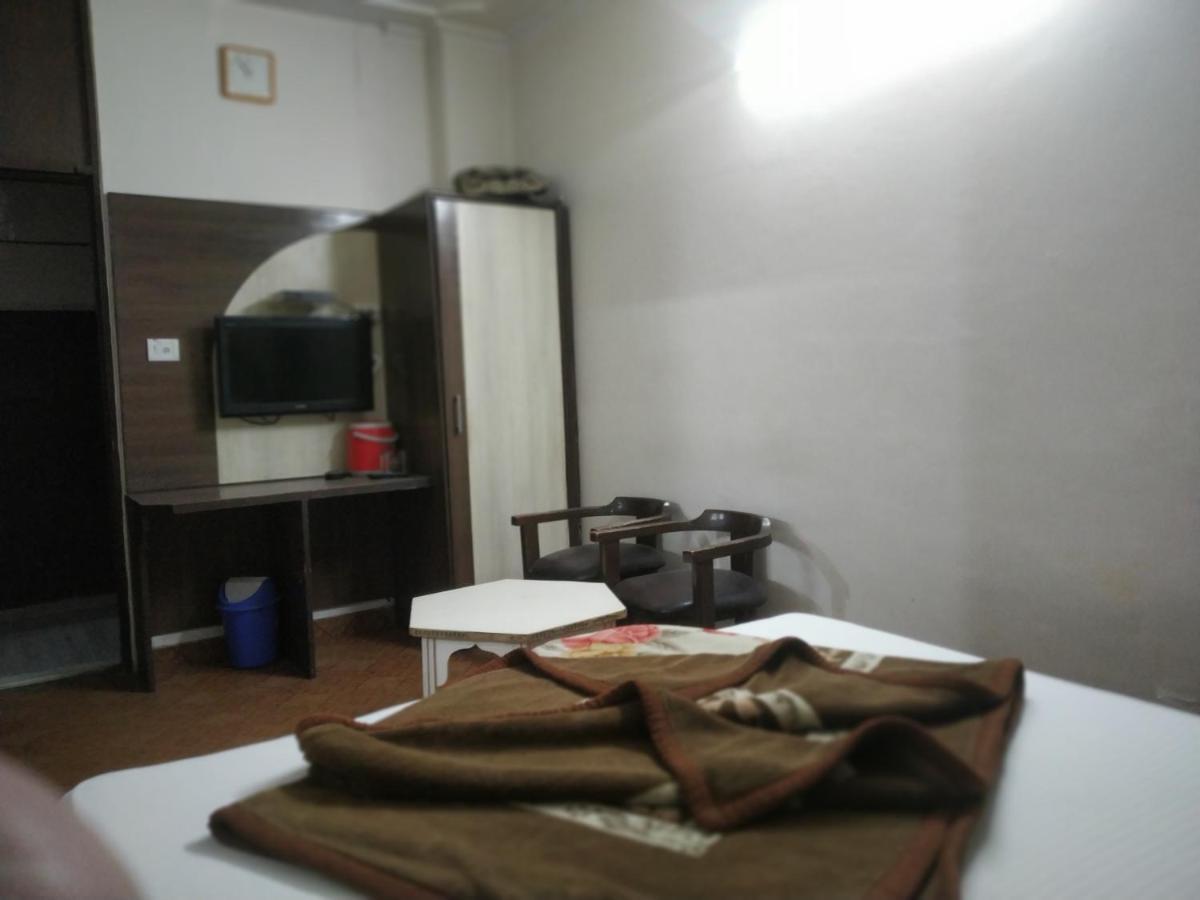 Hotel Yatri International Νέο Δελχί Εξωτερικό φωτογραφία
