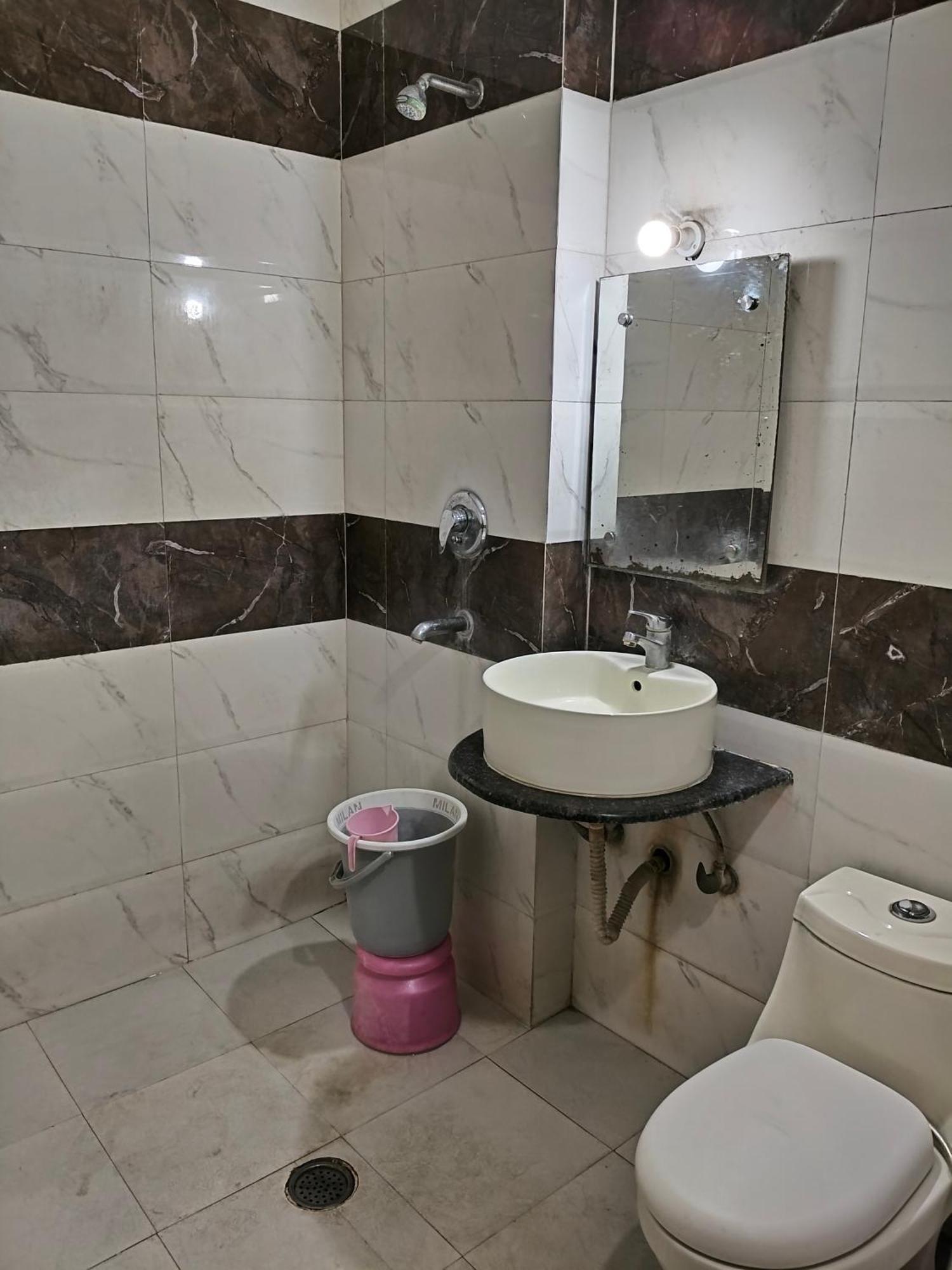 Hotel Yatri International Νέο Δελχί Εξωτερικό φωτογραφία