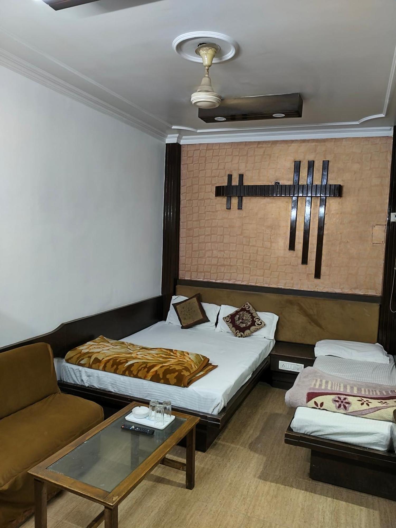 Hotel Yatri International Νέο Δελχί Δωμάτιο φωτογραφία