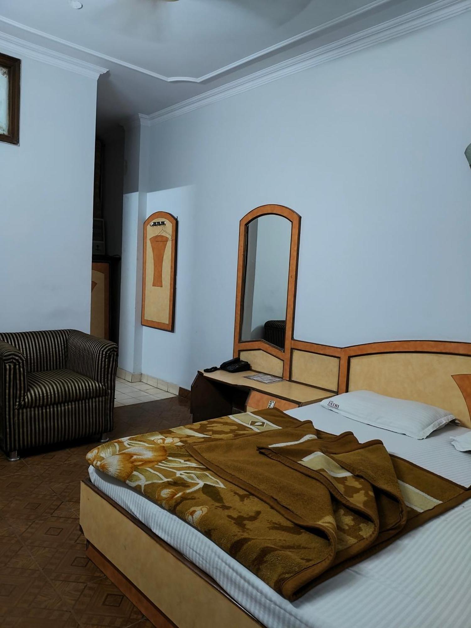 Hotel Yatri International Νέο Δελχί Δωμάτιο φωτογραφία