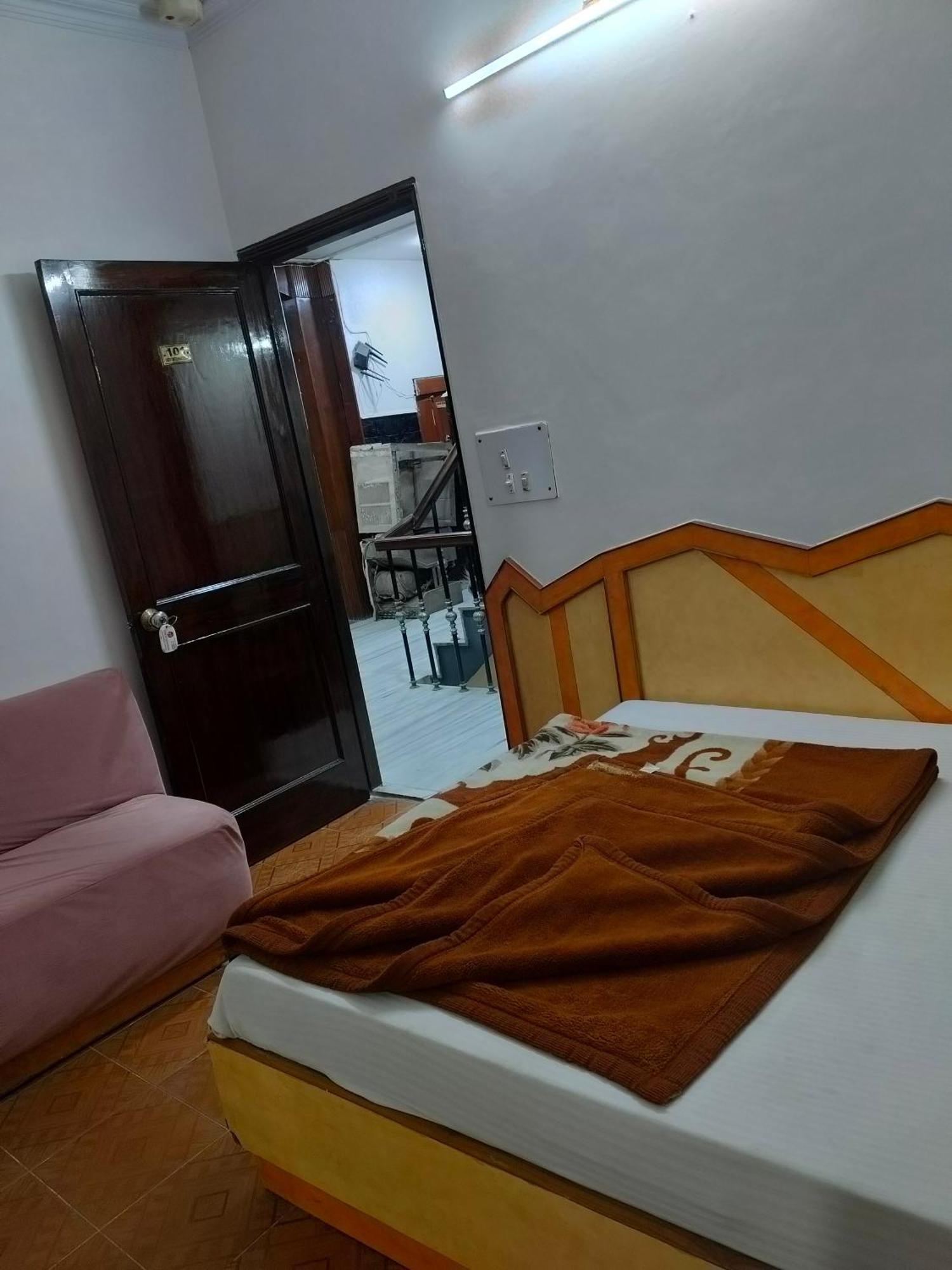 Hotel Yatri International Νέο Δελχί Δωμάτιο φωτογραφία