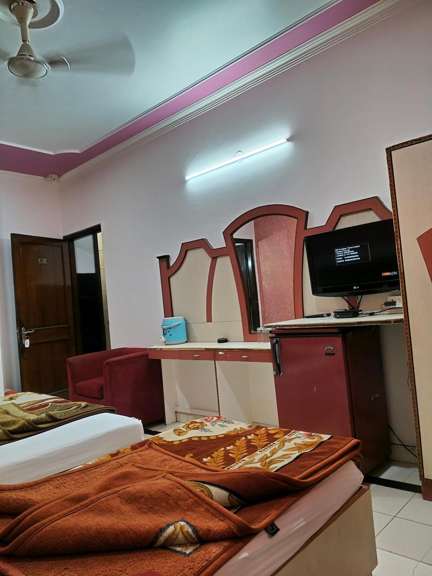 Hotel Yatri International Νέο Δελχί Δωμάτιο φωτογραφία