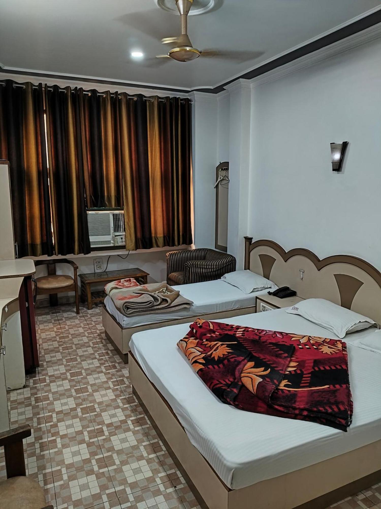 Hotel Yatri International Νέο Δελχί Δωμάτιο φωτογραφία