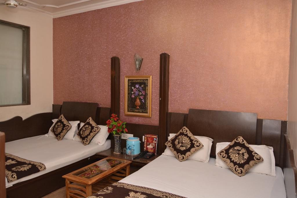Hotel Yatri International Νέο Δελχί Εξωτερικό φωτογραφία