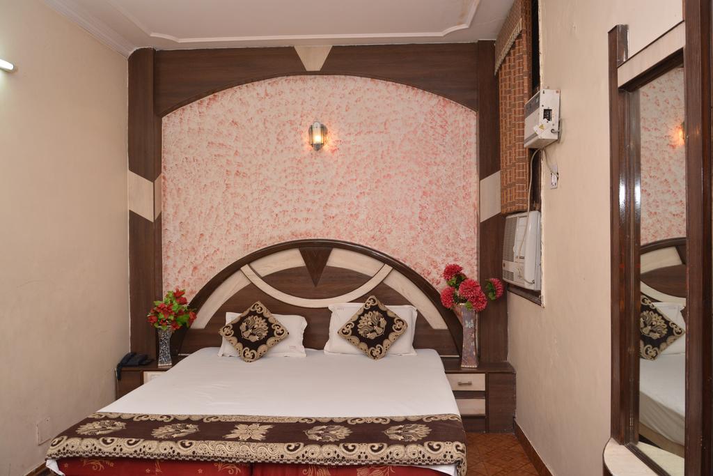 Hotel Yatri International Νέο Δελχί Εξωτερικό φωτογραφία