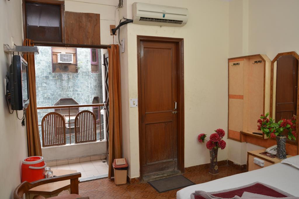 Hotel Yatri International Νέο Δελχί Εξωτερικό φωτογραφία