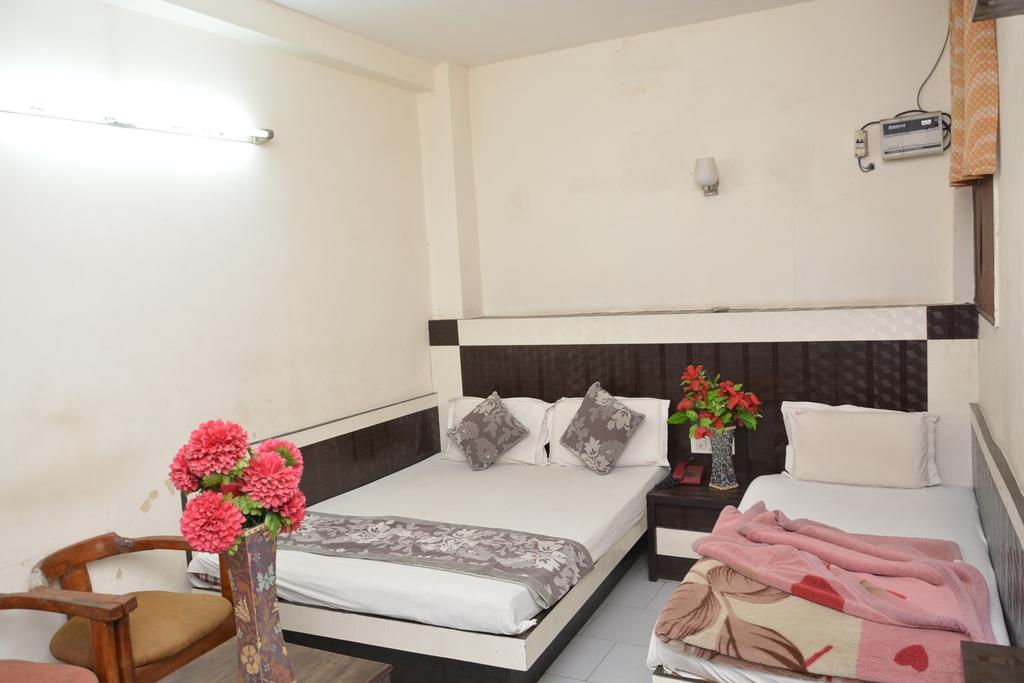 Hotel Yatri International Νέο Δελχί Εξωτερικό φωτογραφία