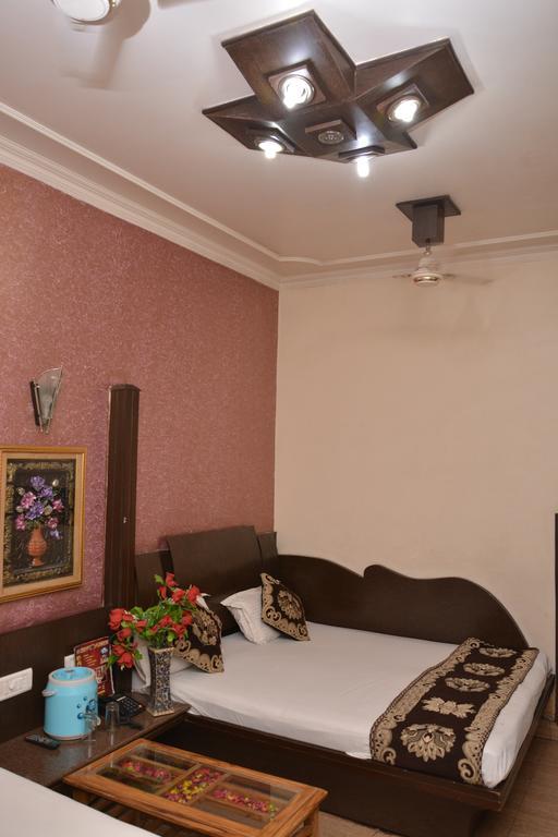 Hotel Yatri International Νέο Δελχί Εξωτερικό φωτογραφία