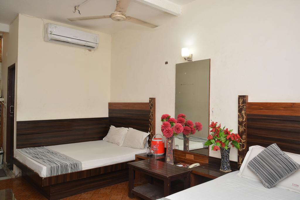 Hotel Yatri International Νέο Δελχί Εξωτερικό φωτογραφία