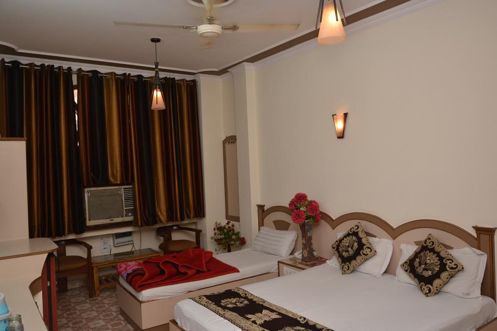 Hotel Yatri International Νέο Δελχί Εξωτερικό φωτογραφία